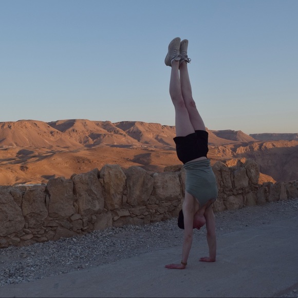 Meet your Posher, Renee - Picture 3 of 5